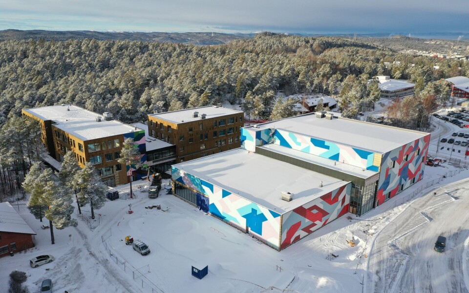 Bamble ungdomsskole i Vestfold og Telemark: Ny ungdomsskole for 540 elever m/ basishall, idrettshall og svømmehall. Skolen ferdigstilles i løpet av 2021. Bamble ungdomsskole i Vestfold og Telemark: Ny ungdomsskole for 540 elever m/ basishall, idrettshall og svømmehall. Skolen ferdigstilles i løpet av 2021. Foto: SPINN Arkitekter
