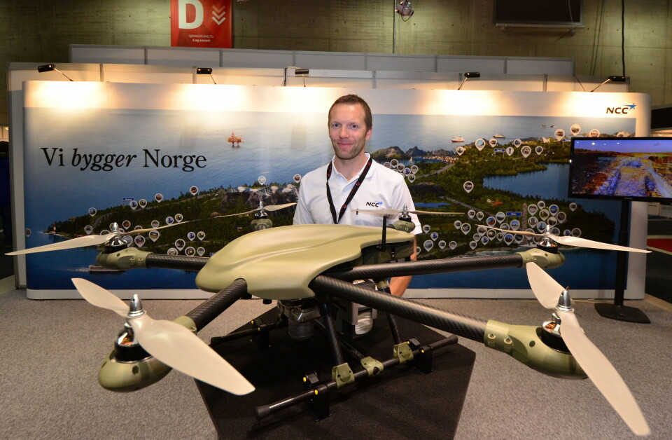 Dronepilot og stikningsingeniør Mikkel Myrvold i NCC .