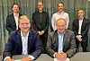 Bak fra venstre: Kristian Strand, Norconsult, Sigurd Rugsland, divisjonsdirektør og leder for samferdsel Norconsult, Magnus Wessel-Aas prosjektsjef NRC og Urban Sundberg, Teknisk sjef NRC. Foran fra venstre: Martin Olsen, divisjonsdirektør bane NRC, Bård Sverre Hernes konserndirektør Norconsult. Foto: NRC