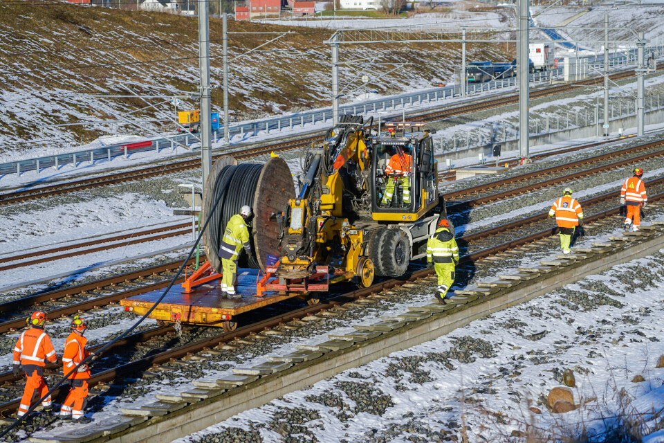 2,4 kilometer med høyspentkabel er skiftet ut. 2,4 kilometer med høyspentkabel er skiftet ut. Foto: Terje Pedersen / NTB