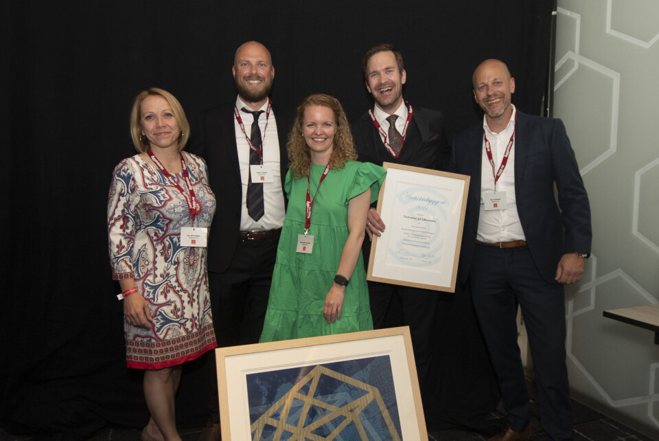 Fay-Nina Mjøen (fra venstre), Anders Nygård , Nina Harviken, Knut Moe og Knut Hafskjold i Boligpartner vant Årets Trebyggeri 2021.