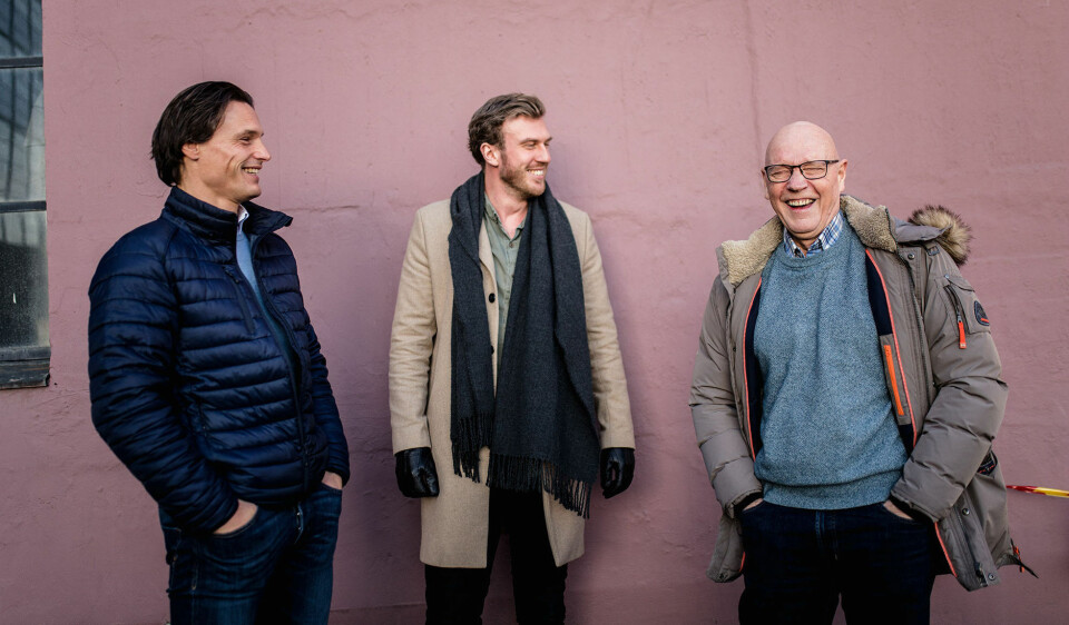 Alert Holtman (41), Tore Aunevik (25) og Jens Eirik Nilsen (71) jobber alle med industri og energi-sektoren i COWI. Mye har forandret seg i løpet av de tre generasjonene de har vært i arbeidslivet.