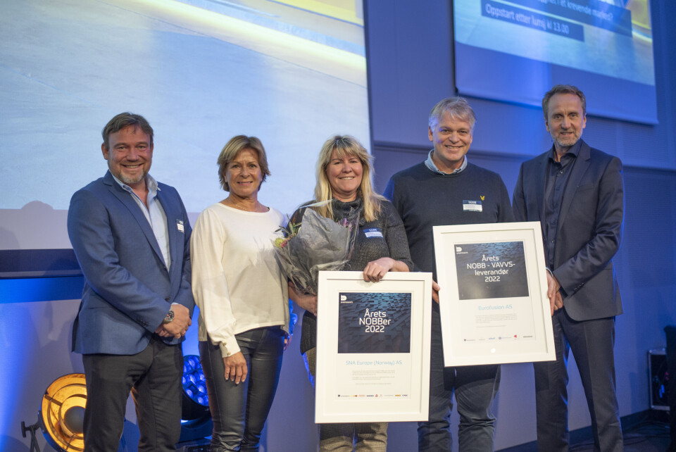 Tor Strand Jacobsen i Byggtjeneste (fra venstre), Virke Byggevarehandel-direktør Aslaug Koksvik, Kari Olsen i SNA Europe (Norway), Ole Brokhaug i Eurofusion og Øyvind Skarholt i Byggtjeneste. Tor Strand Jacobsen i Byggtjeneste (fra venstre), Virke Byggevarehandel-direktør Aslaug Koksvik, Kari Olsen i SNA Europe (Norway), Ole Brokhaug i Eurofusion og Øyvind Skarholt i Byggtjeneste.