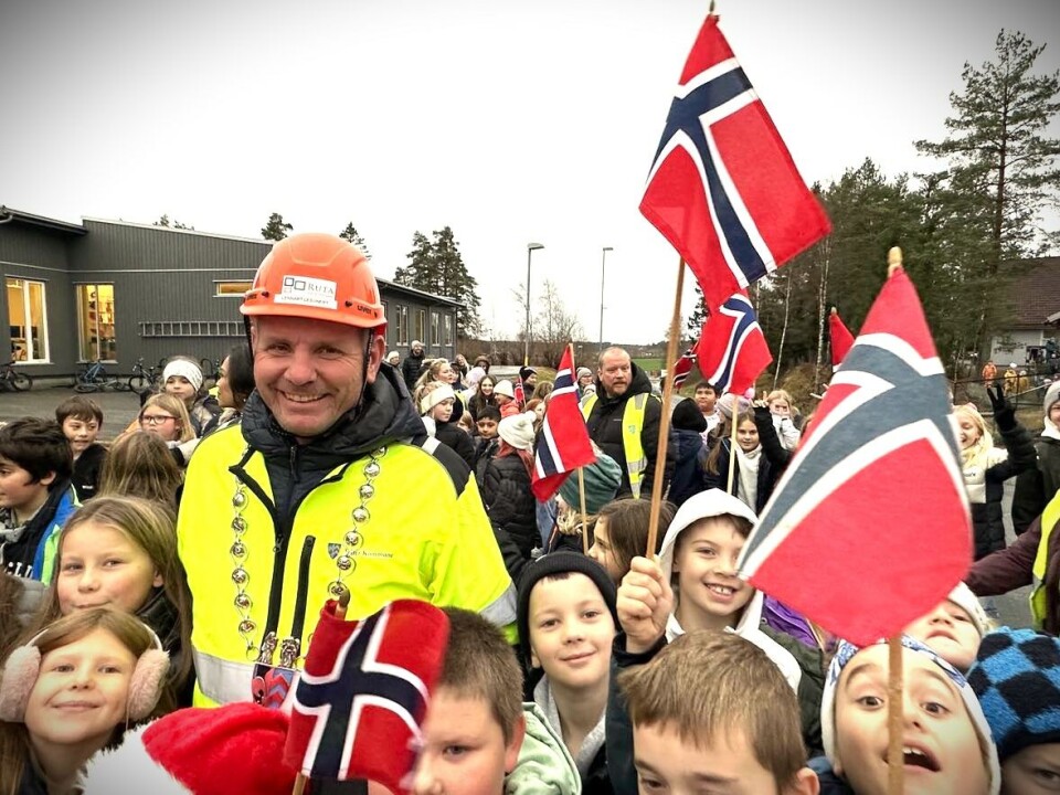 Nesten som 17. mai, mente ordfører i Vaaler, Reidar Kaabbel, da det største byggeprosjektet i Østfold-kommunen noen sinne startet opp. Foto: EUn