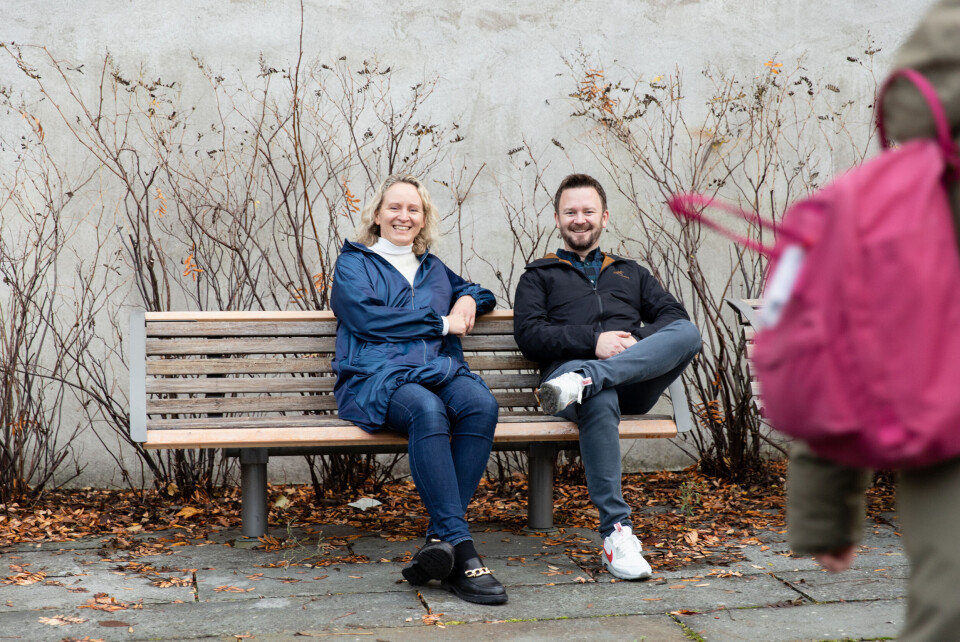 En VVS-ingeniør og en farmasøyt i faglig fin forening. Klikk for større versjon En VVS-ingeniør og en farmasøyt i faglig fin forening.