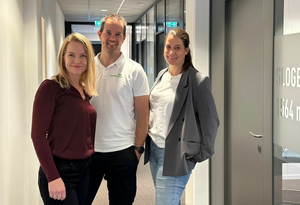 Utviklingssjef i VestlandsHus, Ingeborg Ukkelberg, sammen med styreleder og daglig leder i VestlandsHus Nordfjord Hus, Rune Solheim og Therese Lunde Solberg. Utviklingssjef i VestlandsHus, Ingeborg Ukkelberg, sammen med styreleder og daglig leder i VestlandsHus Nordfjord Hus, Rune Solheim og Therese Lunde Solberg.