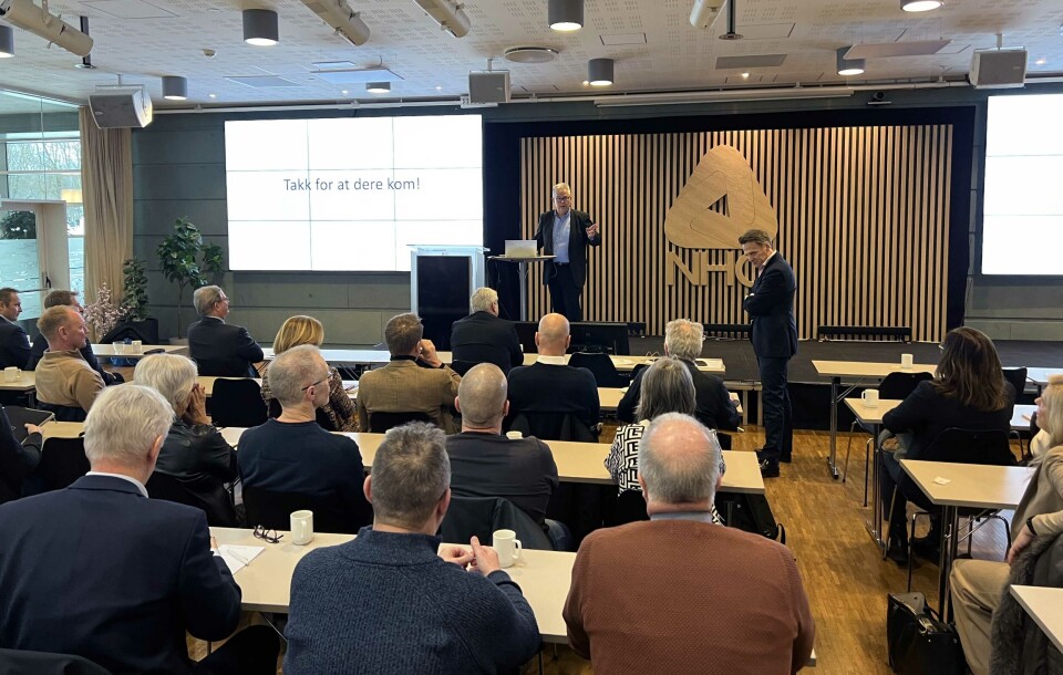 Det var over 100 personer på seminaret om ledelse.