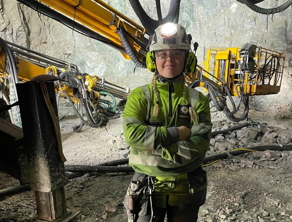 Mathilde Bjerland på jobb i Rossåstunnelen. Mathilde Bjerland på jobb i Rossåstunnelen.