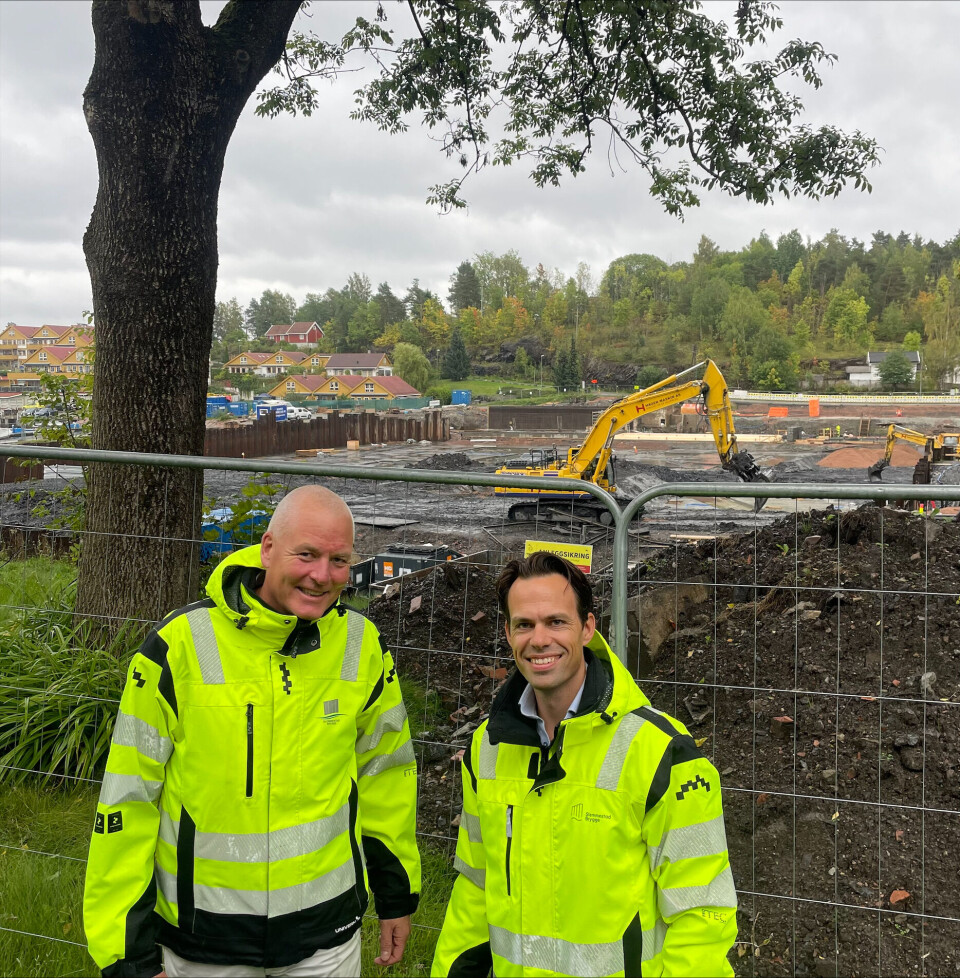 Daglig leder Tom Bratlie i Slemmestad Brygge (f.v.) og prosjektdirektør Jørgen Mathisen i Avantor. Foto: Slemmestad Brygge