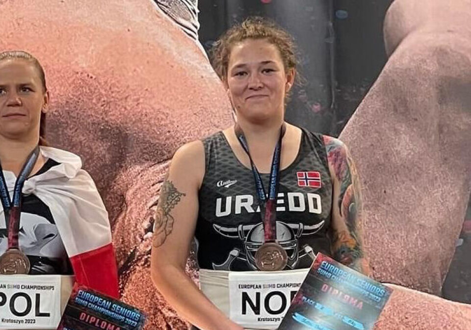 Betonglærling Thalie Slåtta Botnen i Peab deltok i sitt første internasjonale mesterskap i sumobryting denne høsten. Det holdt til bronse. Betonglærling Thalie Slåtta Botnen i Peab deltok i sitt første internasjonale mesterskap i sumobryting denne høsten. Det holdt til bronse. Foto: Privat