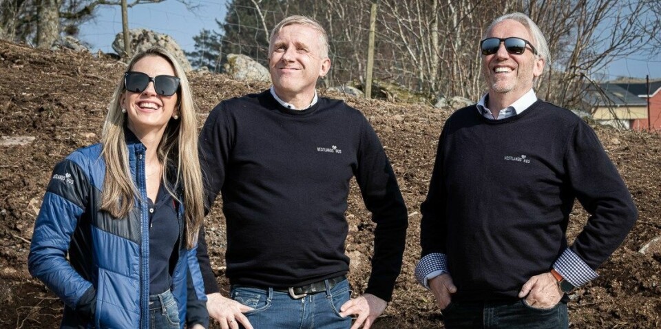 Oddleif Skandsen i Skandsen Bygg (i midten) sammen med Maria Gauffin, markedssjef i VestlandsHus, og Lars Atle Aase, regionsjef i VestlandsHus. Klikk for større versjon Oddleif Skandsen i Skandsen Bygg (i midten) sammen med Maria Gauffin, markedssjef i VestlandsHus, og Lars Atle Aase, regionsjef i VestlandsHus.