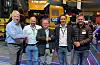 Rental Group gjennomførte en strohandel på Bauma onsdag, men bestilling av 30 helelektriske tunge anleggsmaskiner fra Pon Equipment. Fra venstre: Gunder Grimsrud (Pon Equipment), Lars Hæhre (Rental Group), Ole-Petter Holene (Pon Equipment), Pål Brandvold (Rental Group Machine) og Dag Strøm (Pon Equipment). Foto: Rental Group