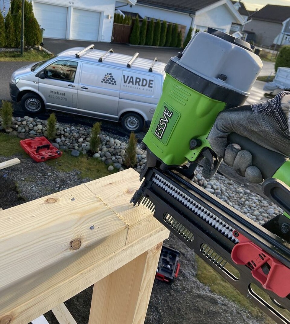 Varde på Eidsvoll fikk en enklere arbeidsdag med spikerpistoler fra ESSVE