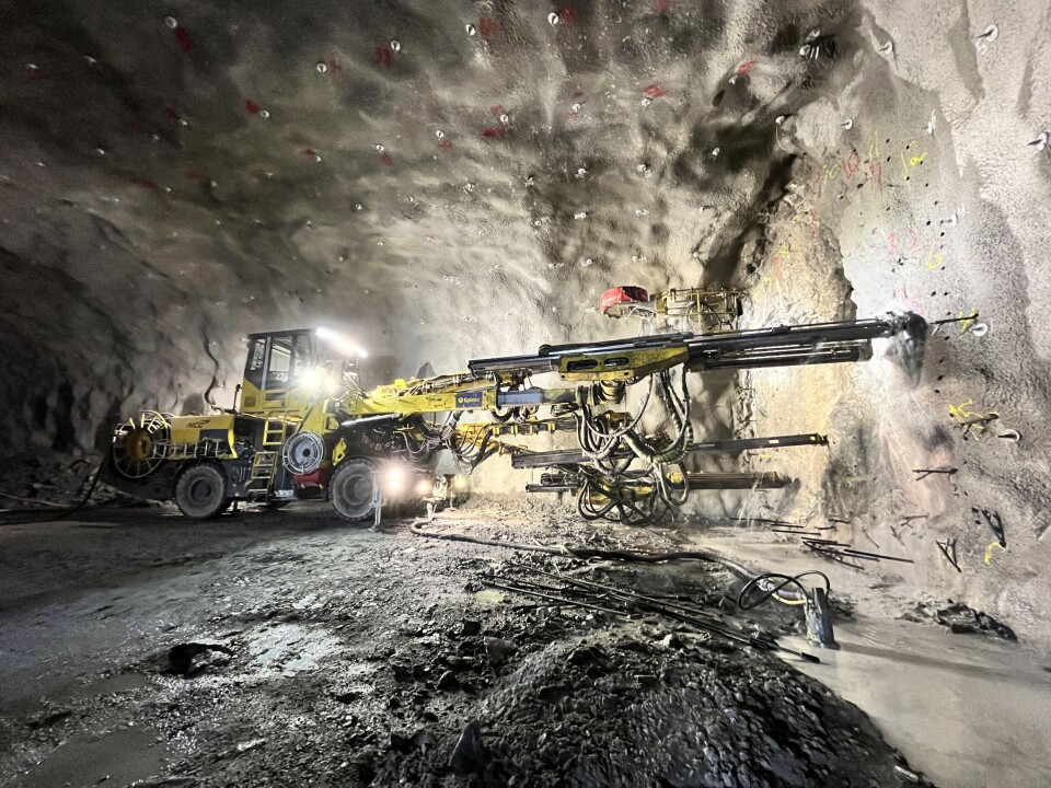 Norske arbeidere fra NCC i full gang med å sprenge ut 3,9 kilometer med tunnel under Stockholm. Norske arbeidere fra NCC i full gang med å sprenge ut 3,9 kilometer med tunnel under Stockholm. Foto: Stefan Offergaard