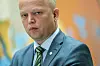 Finansminister Trygve Slagsvold Vedum (Sp) lover mer og raskere hjelp. Foto: Fredrik Varfjell / NTB