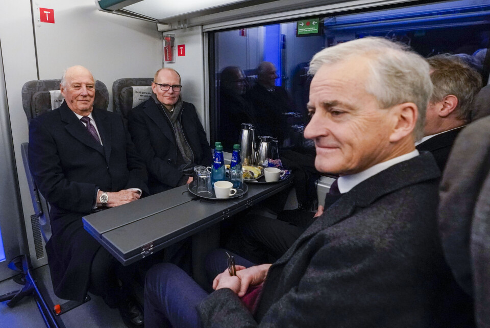 Kong Harald, daværende konsernsjef Gorm Frimannslund i Bane Nor og statsminister Jonas Gahr Støre på åpningen av Follobanen. Kong Harald, daværende konsernsjef Gorm Frimannslund i Bane Nor og statsminister Jonas Gahr Støre på åpningen av Follobanen. Foto: Lise Åserud / NTB / POOL