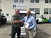 Eier og daglig leder i Sandhaug AS Rune Sandhaug (til venstre), og leder for forretningsutvikling i Addax Motors Hans Gunnestad. Foto: Sandhaug AS