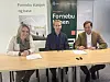 Direktør Irene Måsøval i Fornebubanen (fra venstre), daglig leder Christian Tanum i HAB og Federico Conde, direktør for Europa i Dragados signerer Fornebubanens største kontrakt. Foto: Fornebubanen