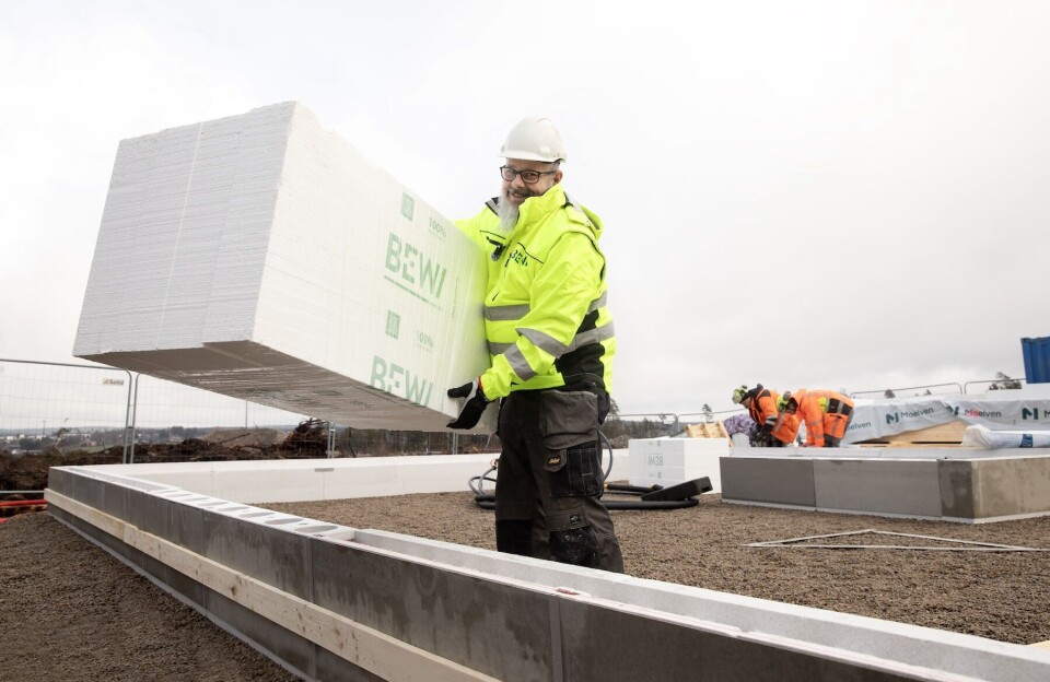 Distriktssjef Frank Lønseth i BEWI Insulation merker stadig flere forespørsler om miljøvennlige alternativer i byggebransjen. Klikk for større versjon Distriktssjef Frank Lønseth i BEWI Insulation merker stadig flere forespørsler om miljøvennlige alternativer i byggebransjen.