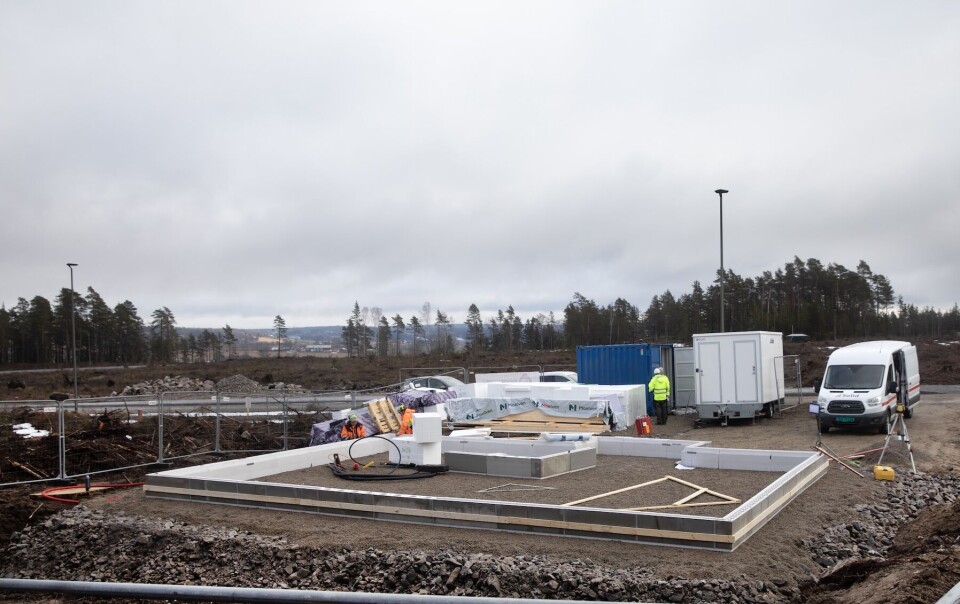 På Strømnesåsen i Råde skal omlag 600 boliger føres opp de neste årene. Den aller første har både ny RA-ringmur og GreenLine EPS fra BEWI. Klikk for større versjon På Strømnesåsen i Råde skal omlag 600 boliger føres opp de neste årene. Den aller første har både ny RA-ringmur og GreenLine EPS fra BEWI.