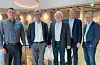 Ronny Øvrevik (divisjonsdirektør divisjon Kysten i Bravida Norge), Tore Bakke (adm. dir. Bravida Norge), Magnus Thunestvedt (storkundeansvarlig i Thunestvedt-konsernet), Roy Sætre (adm. dir. Magnus M. Thunestvedt) og Stian Søhoel (direktør M&A og kommunikasjon Bravida Norge). Foto: Bravida Norge