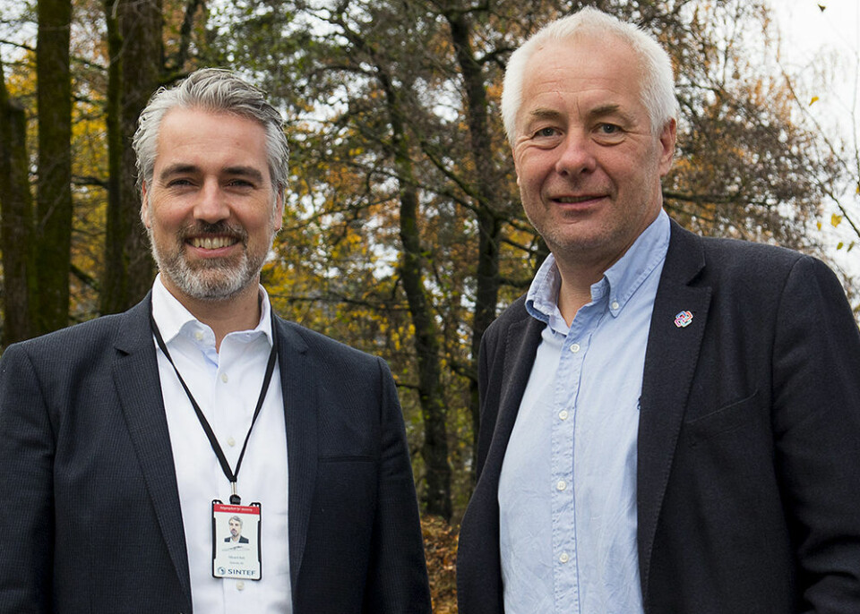 Håvard Bell, administrerende direktør i Catenda (t.v), og Halvor Jensen, administrerende direktør i NTI CADcenter. Klikk for større versjon