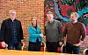 Nes kommune og Ø.M. Fjeld signerte nylig kontrakt om nytt skolebygg ved Fenstad skole. Varaordfører Harald Johansen (f.v.), ordfører Tove Nyhus, Ole Johan Krog og Ole Martin Bjerke (henholdsvis daglig leder og regionleder i ØMF Romerike Kongsvinger). Foto: Nes kommune