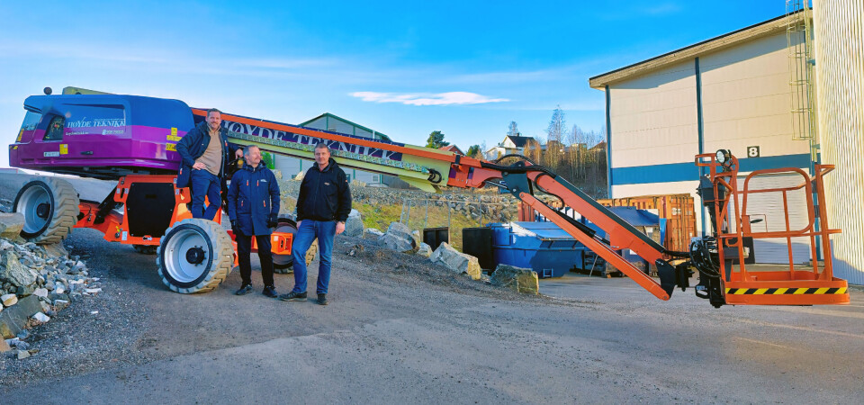 Solgte to selvnivellerende bomlifter til Høyde Teknikk Foto: Riwal Norge