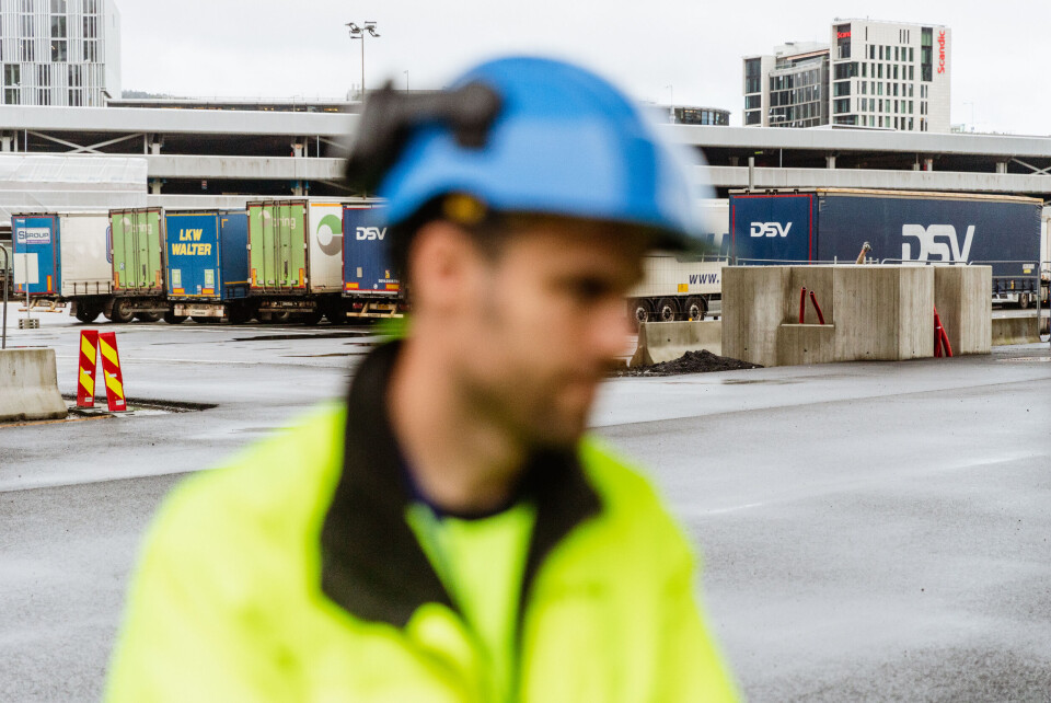 Grønt løft: Prosjektet øker kapasiteten med 80.000 kontainere (TEU) i året, som tilsvarer ca. 40.000 trailere på veien mellom Oslo og Bergen. Det utgjør omtrent 1.5 kilometer sammenhengende gods på veien daglig. Grønt løft: Prosjektet øker kapasiteten med 80.000 kontainere (TEU) i året, som tilsvarer ca. 40.000 trailere på veien mellom Oslo og Bergen. Det utgjør omtrent 1.5 kilometer sammenhengende gods på veien daglig. Foto: Nils-Roe Fjørtoft.