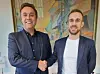 Jan Olav Jørgensen (t.v) gir seg som sjef for Vestlandsentreprenøren og overlater stafettpinnen til Henrik Reigstad.