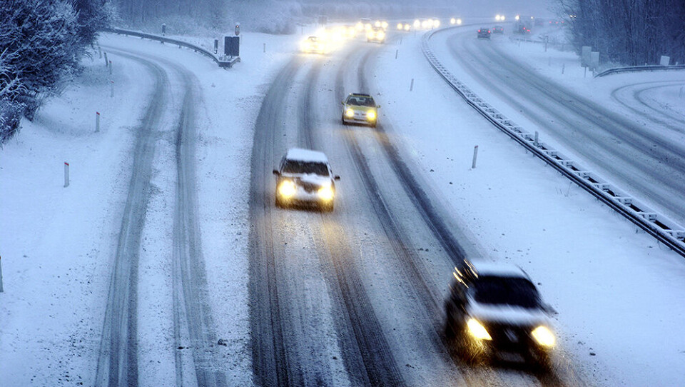 Advarer om vanskelige kjøreforhold