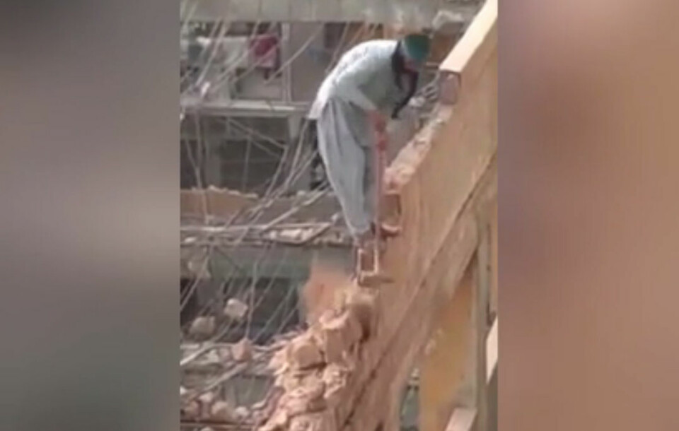 Se den livsfarlige riveteknikken