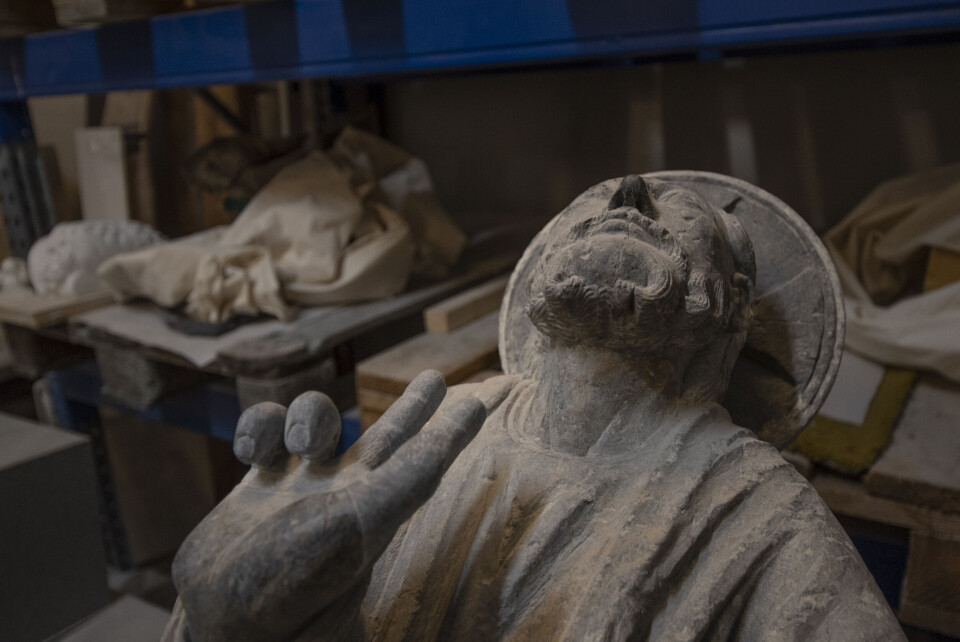 Denne statuen skal etter hvert på plass i toppen av buen i Kongeinngangen.