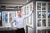 Erik Frellsen i Maxbo Proff lanserer nå en egen ekspertavdeling for dører og vinduer. Foto: Katrine Lunke