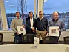 F.v.: Kenneth Jensen (prosjektleder for Solid Entreprenør), Arild Borgersen (daglig leder i Solid Entreprenør), Øystein Klungland (viseadministrerende direktør i Selvaag Bolig) og Bjørn Andersen (prosjektsjef i Selvaag Bolig). Foto: Solid Entreprenør