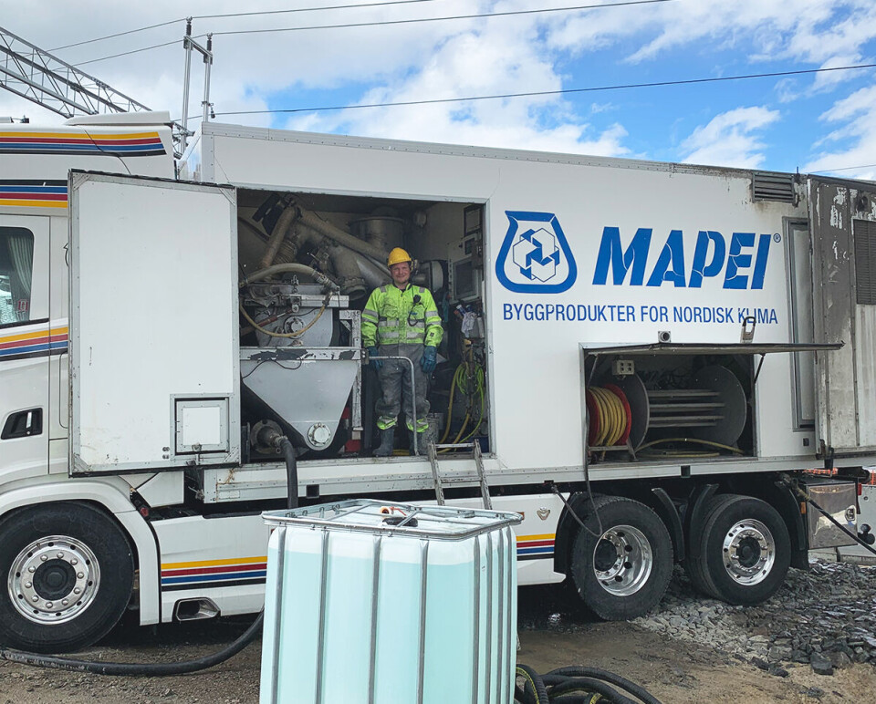 Pre-Mixed by Mapei-konseptet kan også levere forankring, understøp og denne typen produkter med pumpebil. Klikk for større versjon Pre-Mixed by Mapei-konseptet kan også levere forankring, understøp og denne typen produkter med pumpebil.