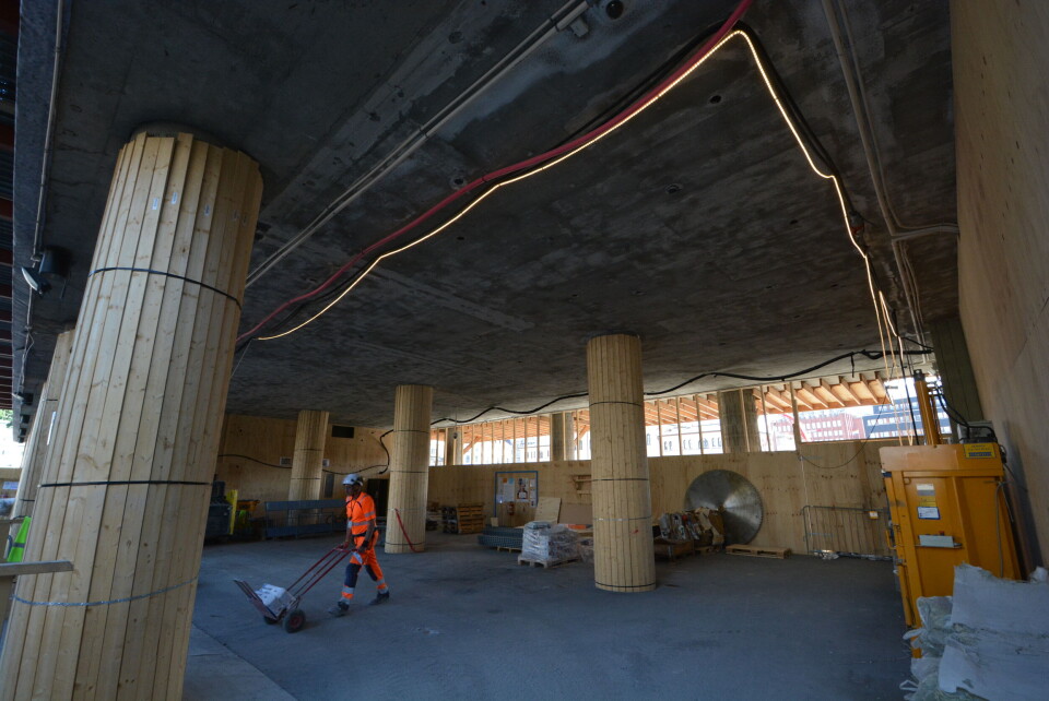 Slik ser det ut bak byggegjerdene når Høyblokka rehabiliteres.