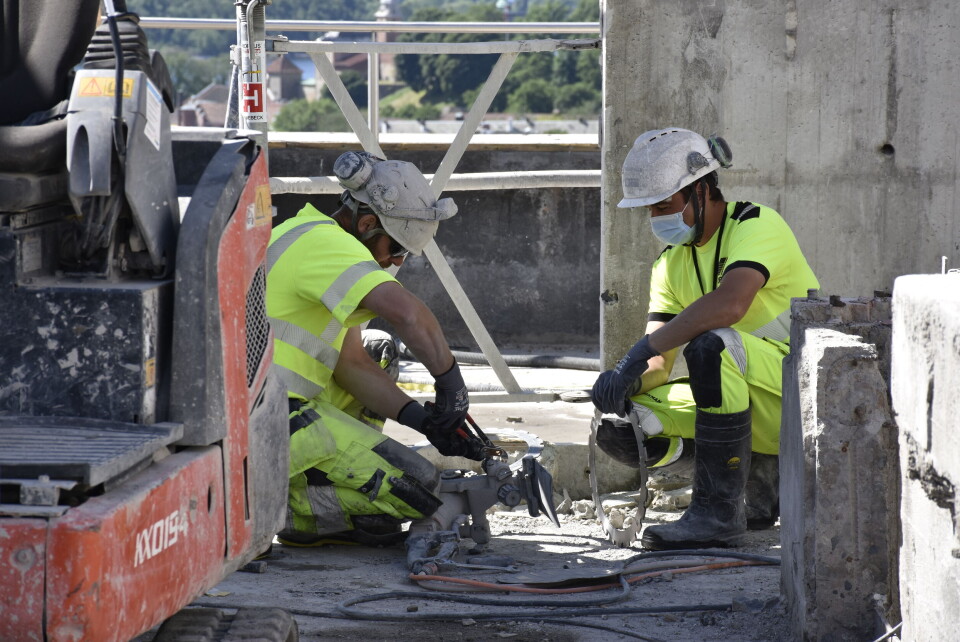Slik ser det ut bak byggegjerdene når Høyblokka rehabiliteres.