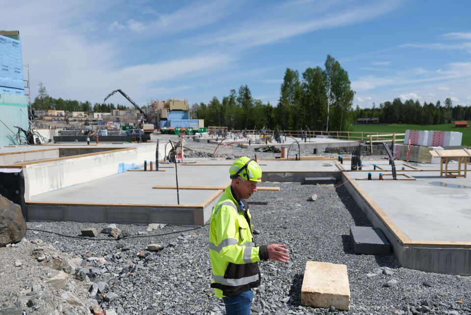 Slik ser byggeplassen ut før underentreprenøren starter monteringen. Foto: Marius Lysø