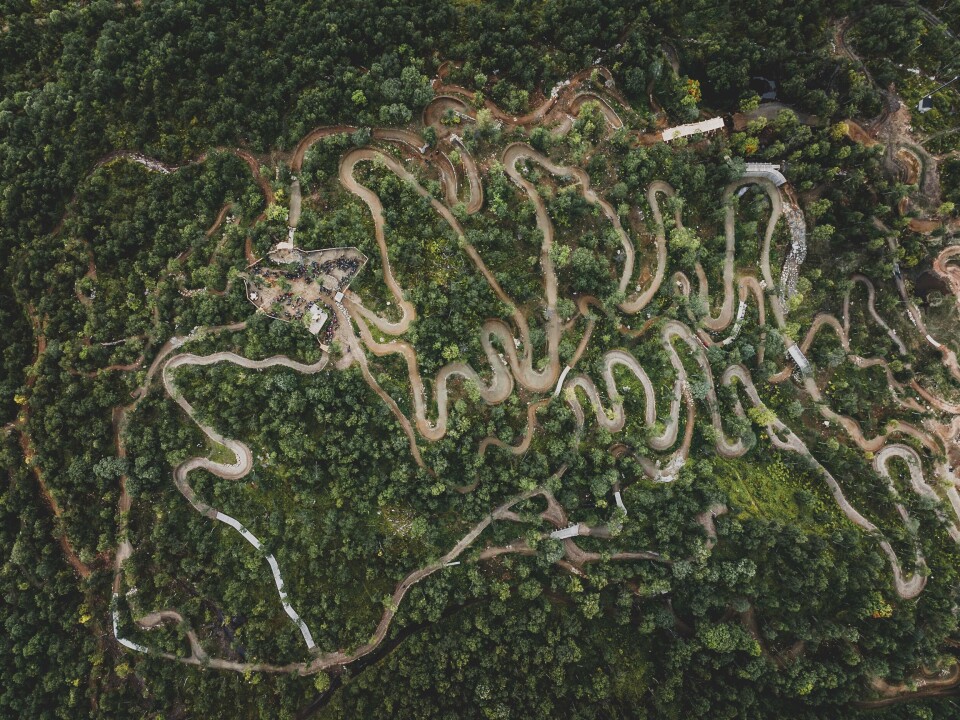 Om lag ti kilometer med løyper er nå åpne for publikum i Harstad Bikepark. Foto: Velosolutions Scandinavia