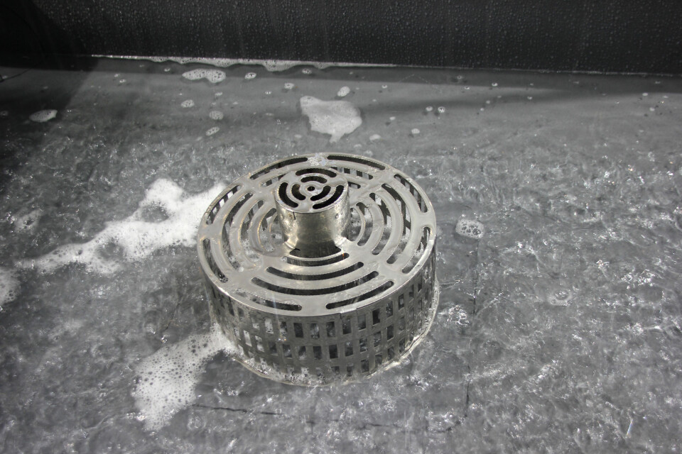 Protans overvannsløsning Blueproof ble vist på Bygg Reis Deg 2017. Bildet viser et sluk med restriktor, som forsinker vannet som samles opp på taket ned i avløpet. Foto: Svanhild Blakstad