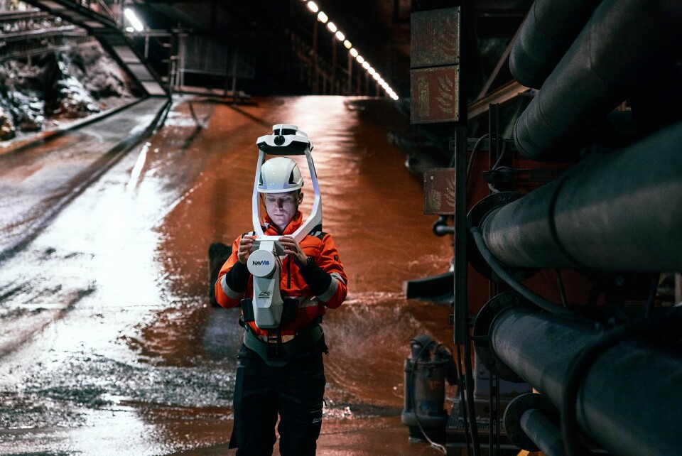 Sivilingeniør og 3D-skanner Tommy Benjaminsen i Hinnstein under 3D-skanning på LKABs malmutskipningsanlegg i Narvik. Foto: Hinnstein