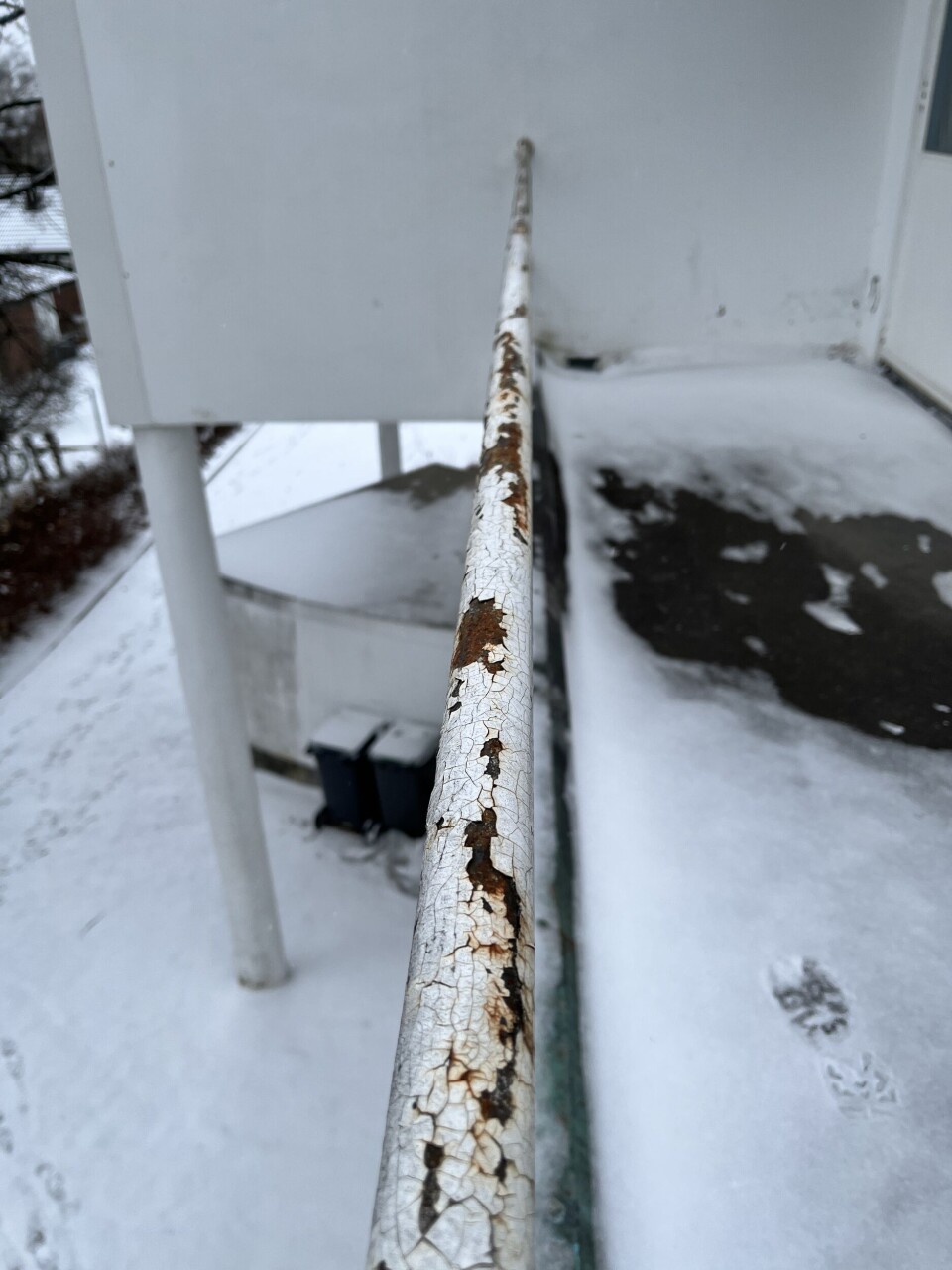 Villa Stenersen bærer preg av tidens tann, og har stort behov for rehabilitering.