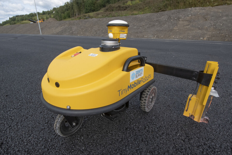 Tiny Surveyor på riksvei 4 Roa-Gran.