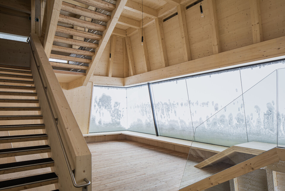 Snøhetta står bak utformingen på denne nye heishytten og utsiktsposten ikke langt fra toppen av Wiedersberger Horn i Østerrike. Foto: Christian Flatscher / Snøhetta