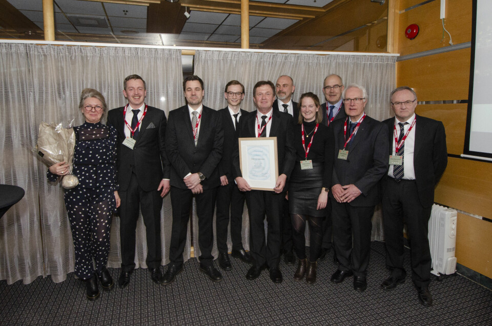 Kongsvinger ungdomsskole og flerbrukshall var et av tre nominerte prosjekt til Årets Trebyggeri 2018. Marlies Lekven i HLM (fra venstre), Alf Mathias Lilleengen i Kongsvinger kommune, Kjell Arild Korbøl i ØMF, Edward Aas i ØMF, Ole Erik Gusterud, Kristine Andersen i WSP, Stein Beger i ØMF, Jan Åke Dahl i ØMF, Tordar Sætheråsen i KKEiendom og Harald Gjermundrød i ØMF.