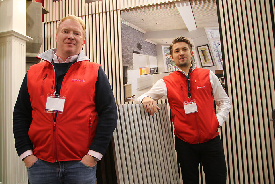 Daglig leder Helge Jønland (t.v.) og salgsleder Esten Hilmarsen i Jønland.