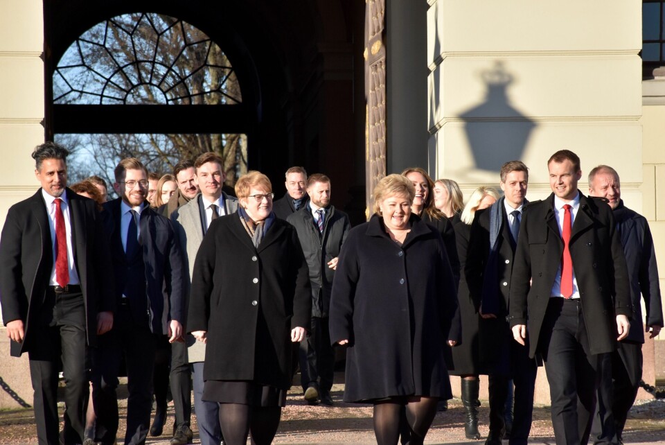 Statsminister Erna Solberg (H) presenterte sin nye regjering på Slottsplassen. Foto: Stefan Offergaard