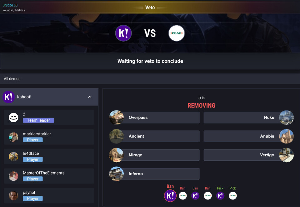 Før kampen mot Kahoot velger begge lagene ut hvilken bane de skal spille på, basert på hvor gode de mener motstanderlaget er på forskjellige områder.