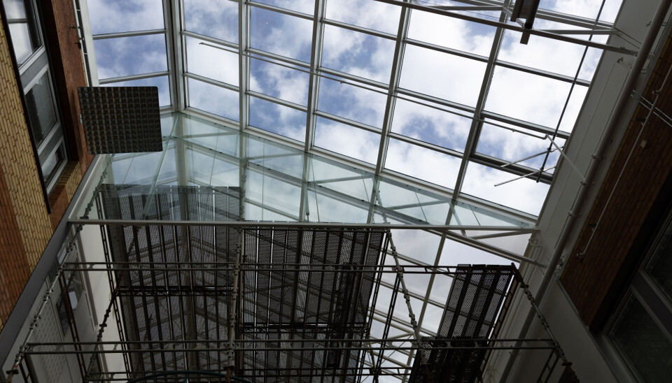 Ved Universitetet i Sørøst-Norge (USN) campus Vestfold rehabiliterte Statsbygg nylig to glassgater. Her ble det brukt stillas.